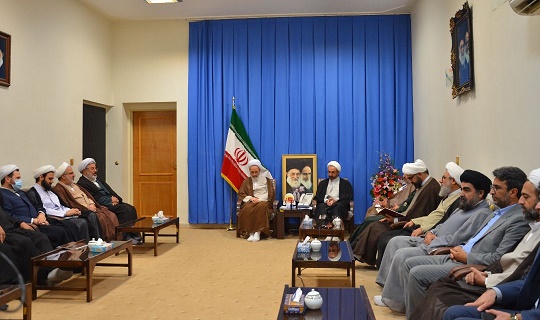 طلاب و روحانیون استان،شبکه ای تاثیرگذار هستند