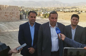 کلنگ هتل چهار ستارۀ شهر ایلام با حضور استاندار به زمین زده شد
