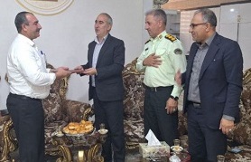 آزادگان سربلند نماد استقامت و استواری و بهترین الگو برای نسل امروز به شمار می‌آیند