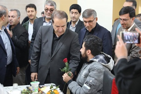 دانشجویان دانشگاه علوم پزشکی ایلام، خُرسند از حضور نماینده عالی دولت در میانشان