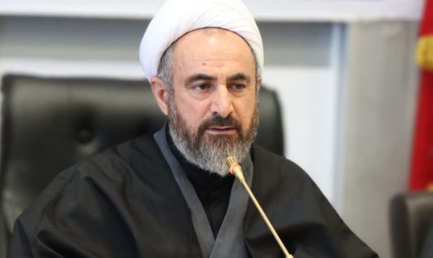 دانشجویان و اساتید بسیجی باید در عرصه‌ های علمی و فرهنگی پیشگام باشند