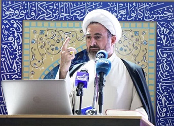 نخستین شاخصۀ مدیران در نظام اسلامی، پیشگامی در اقامۀ نماز است