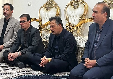 شهیدان با خون پاک خود، ریشه های این کشور و انقلاب را استوارتر از همیشه کرده اند شهیدان با خون پاک خود، ریشه های این کشور و انقلاب را استوارتر از همیشه کرده اند