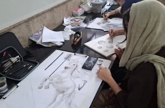 کلاس های نقاشی و طراحی در دره شهر دایر شده است